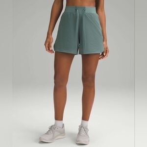 Lululemon License to Train High-Rise Short 4" *Medium Forest Size 14